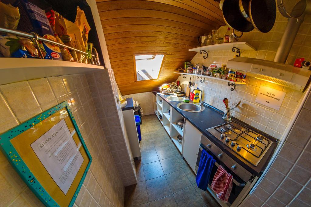 Hostel Mali Mrak ซาเกร็บ ภายนอก รูปภาพ