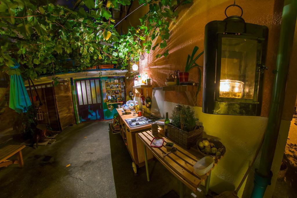 Hostel Mali Mrak ซาเกร็บ ภายนอก รูปภาพ