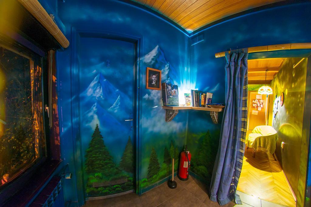 Hostel Mali Mrak ซาเกร็บ ภายนอก รูปภาพ