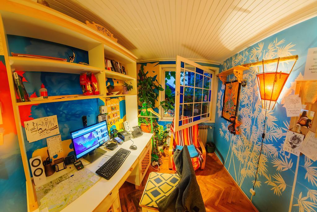 Hostel Mali Mrak ซาเกร็บ ภายนอก รูปภาพ