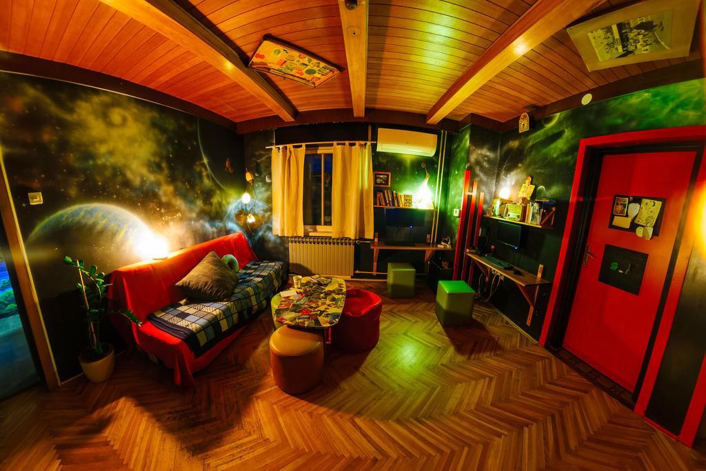 Hostel Mali Mrak ซาเกร็บ ภายนอก รูปภาพ