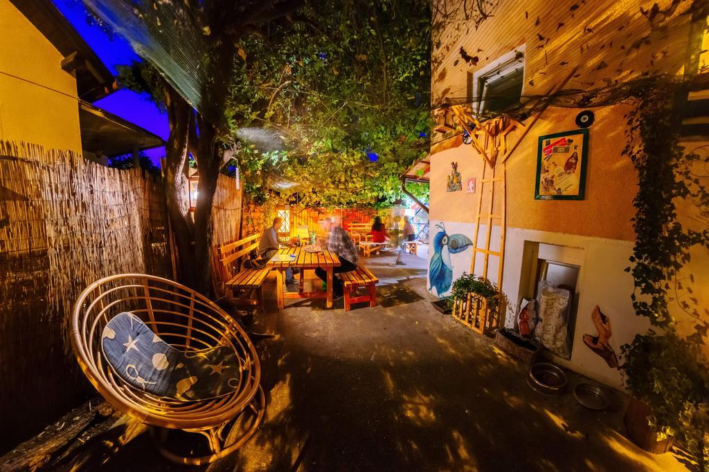 Hostel Mali Mrak ซาเกร็บ ภายนอก รูปภาพ