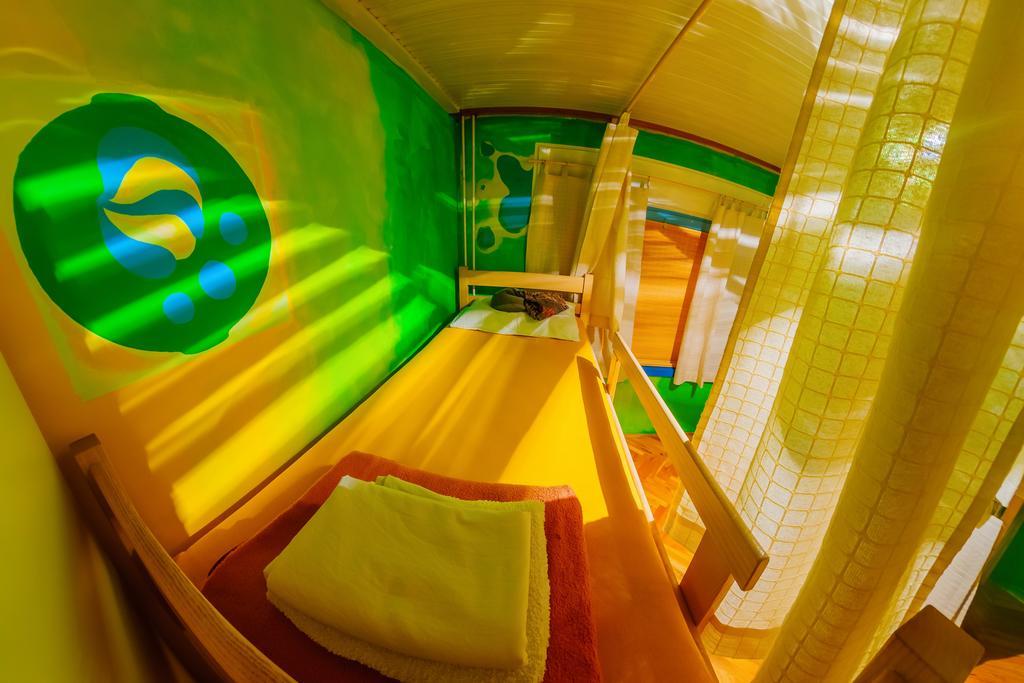 Hostel Mali Mrak ซาเกร็บ ภายนอก รูปภาพ