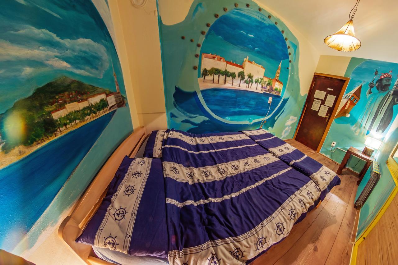 Hostel Mali Mrak ซาเกร็บ ภายนอก รูปภาพ