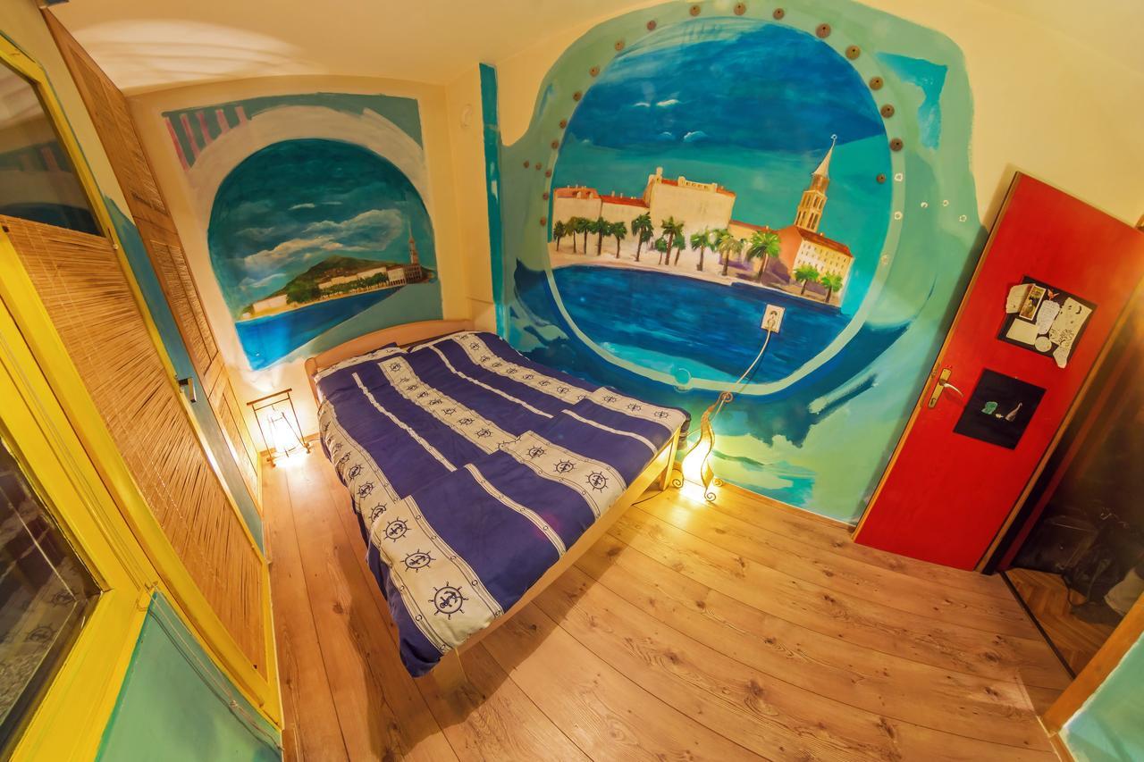 Hostel Mali Mrak ซาเกร็บ ภายนอก รูปภาพ